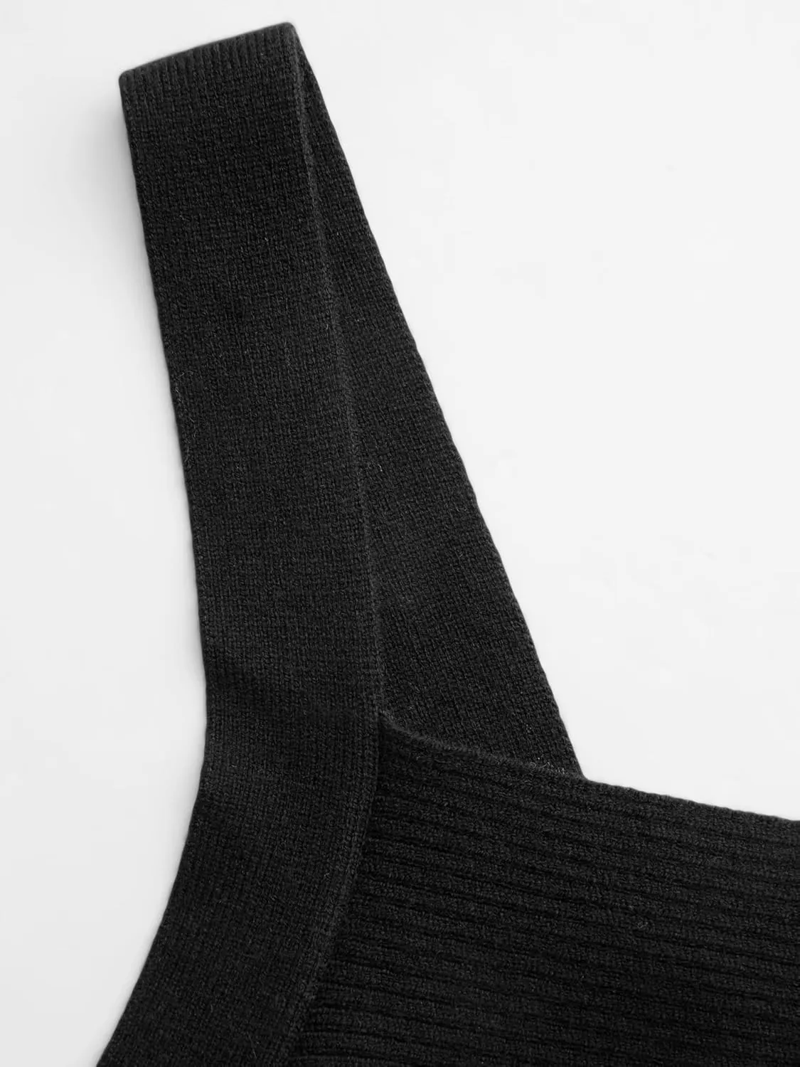 CIDER Knitted Crop Top V Neck Solid Wrap Sleeveless Tank Top Texture Regular Fit Casual Knit Fabric
