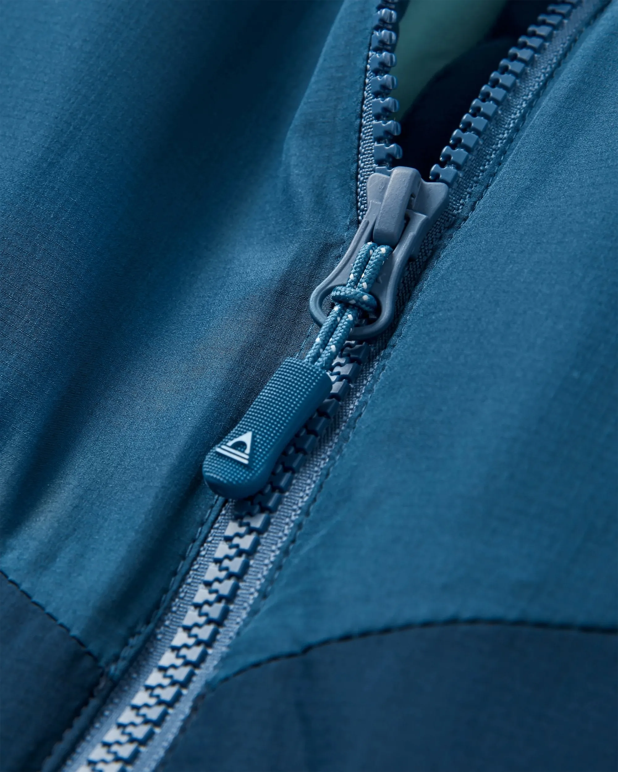Daybreak Lightweight Recycled Thermore Insulated Jacket - Rich Navy/Dark Denim/Arctic