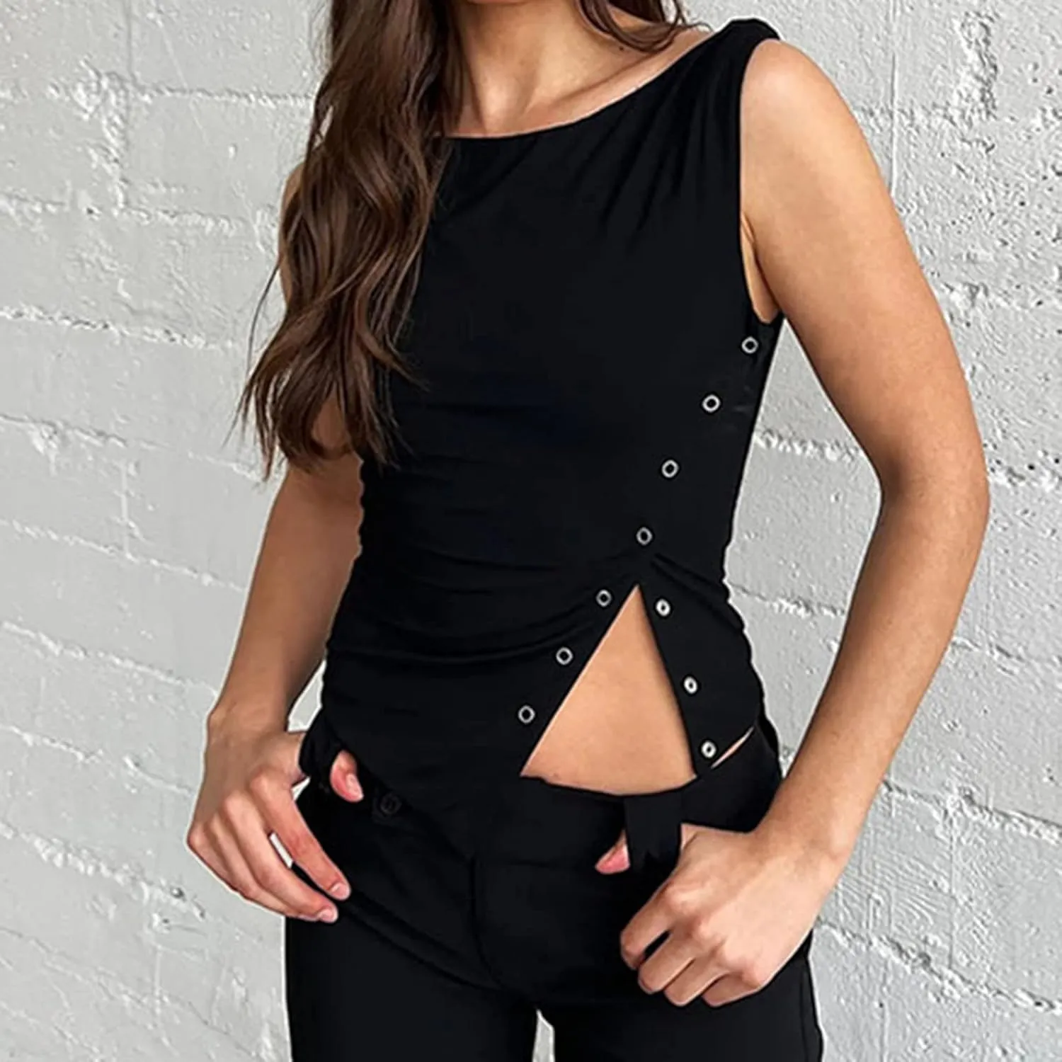 SAFRISIOR Women One Shoulder Button Sexy Crop Top Solid Sleeveless Off Shoulder Asymmetric Crop Tank Top Vest Tee Shirt