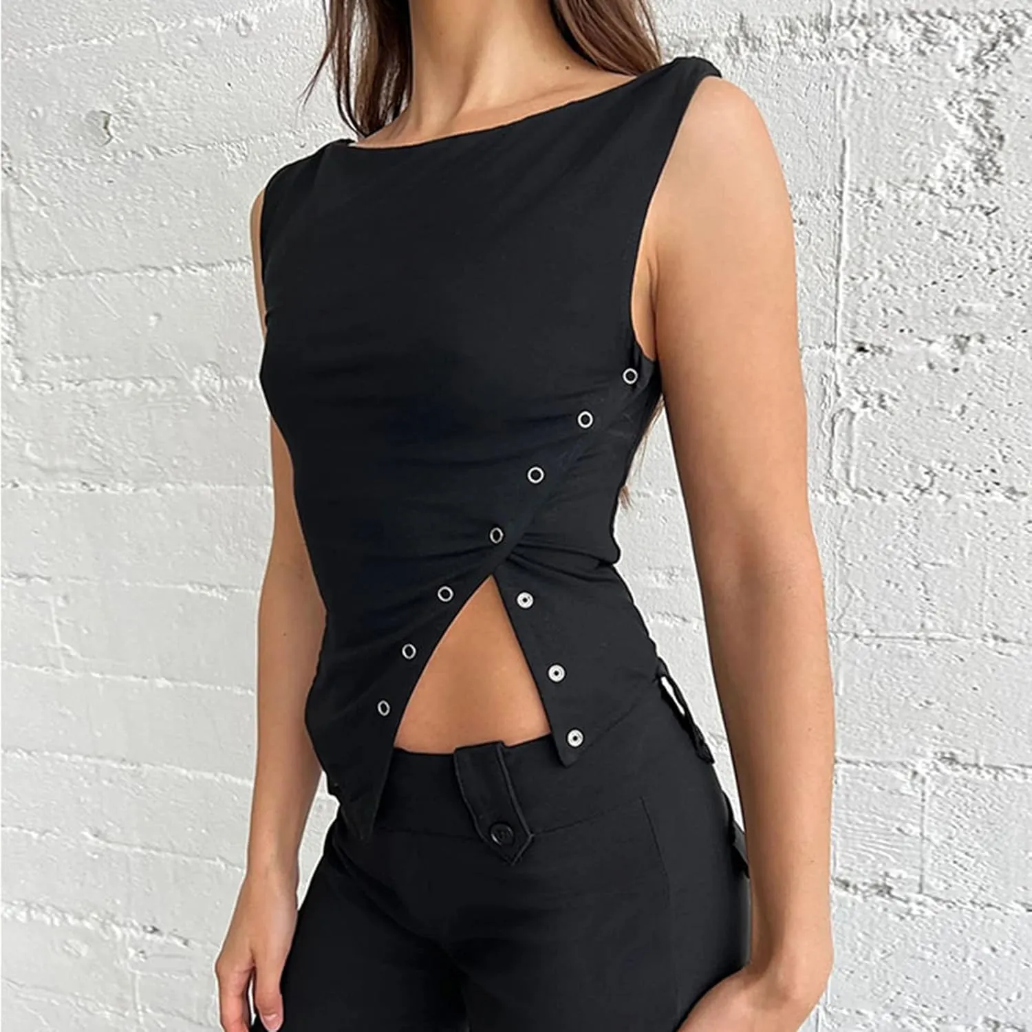 SAFRISIOR Women One Shoulder Button Sexy Crop Top Solid Sleeveless Off Shoulder Asymmetric Crop Tank Top Vest Tee Shirt