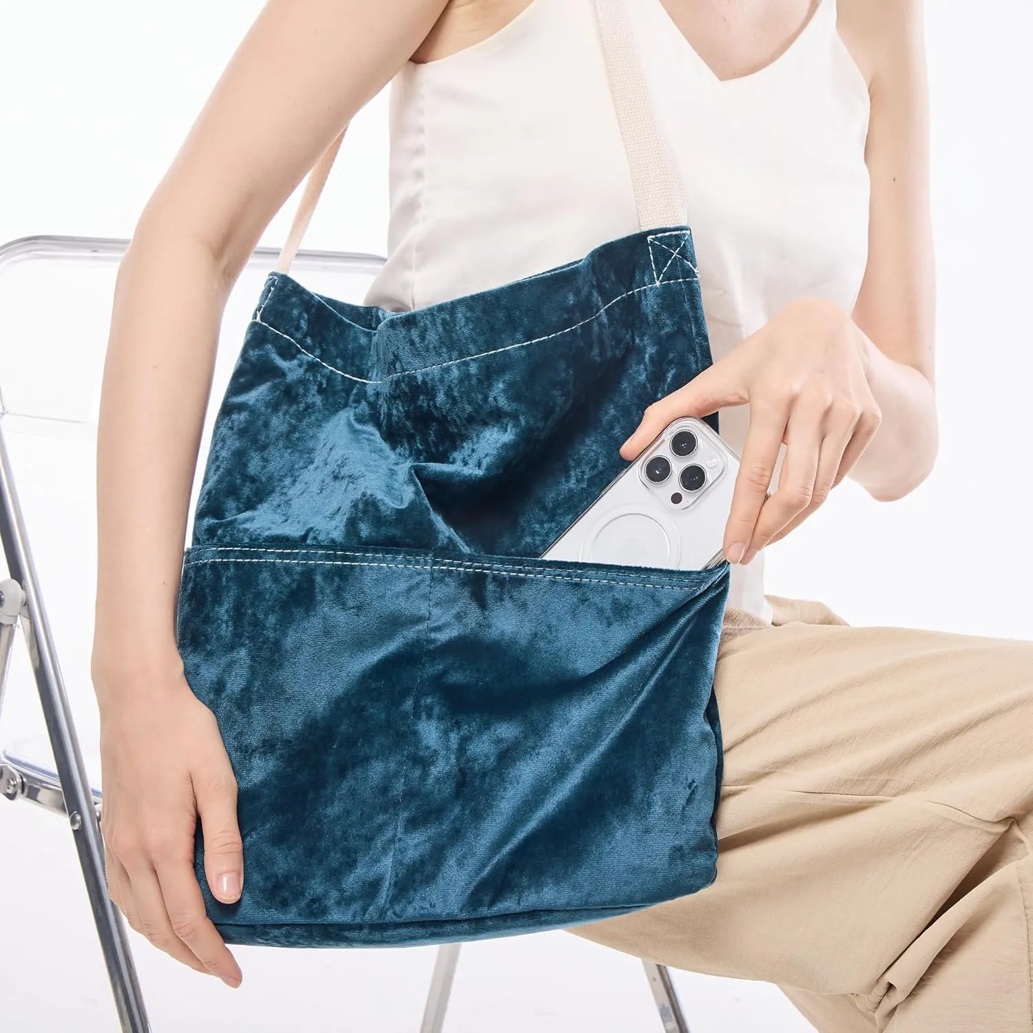 Soft Velvet Plushed Tote Bag for Women Hobo Bag Durable Shoulder Bag with Buckle for College Travel Handbag
