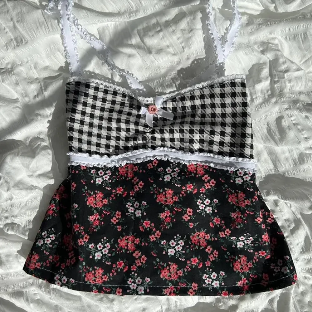 Women Y2k Backless Tank Top Vintage Lace Trim Floral Patchwork Cami Crop Top Summer Party Club Vest 00s Retro Shirt